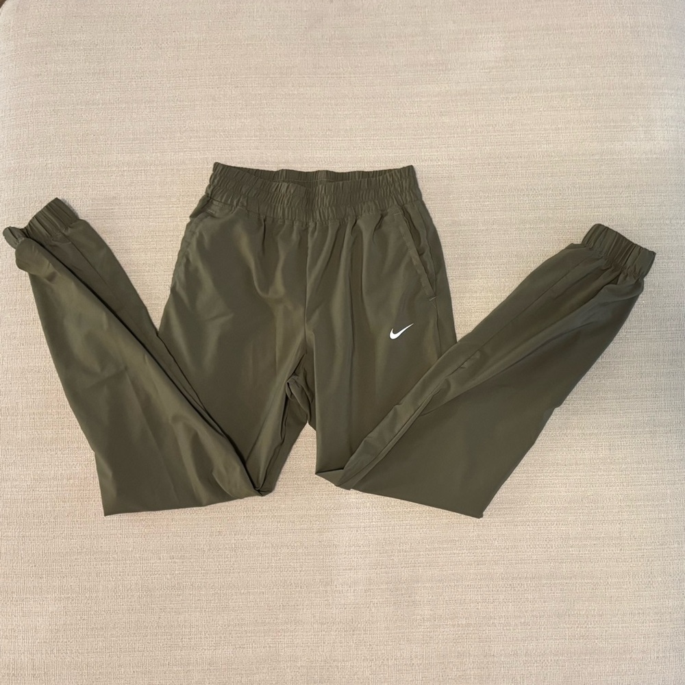Nike pants youth medium jogger green kids